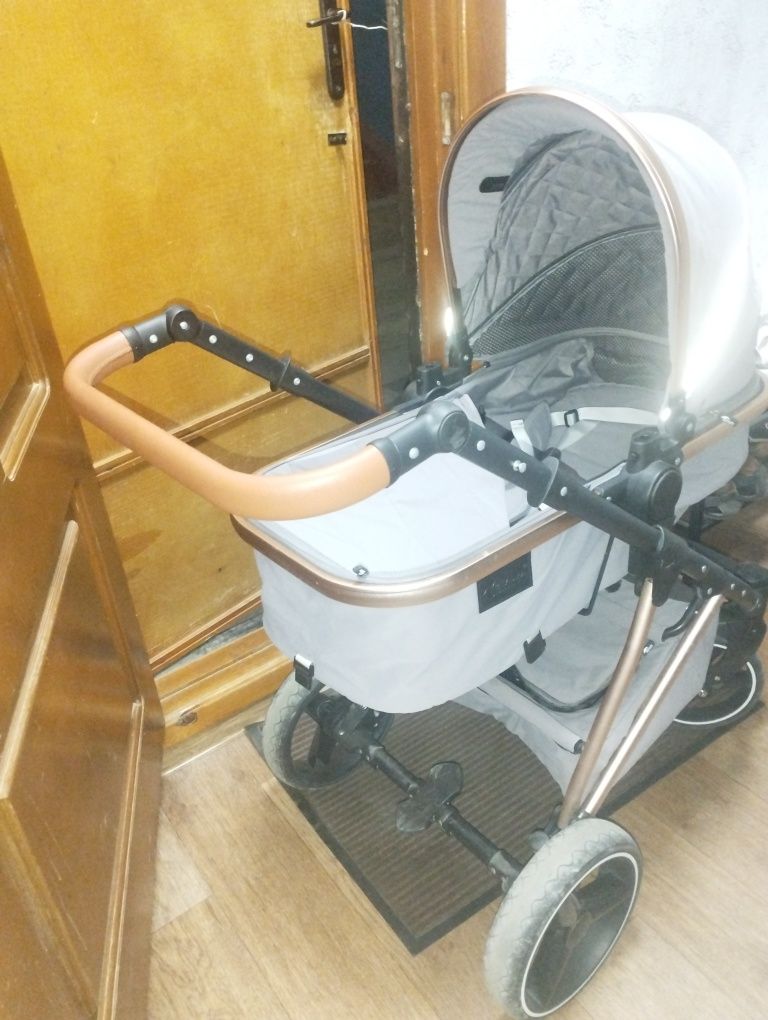Продается Коляска Трансформер  2в 1