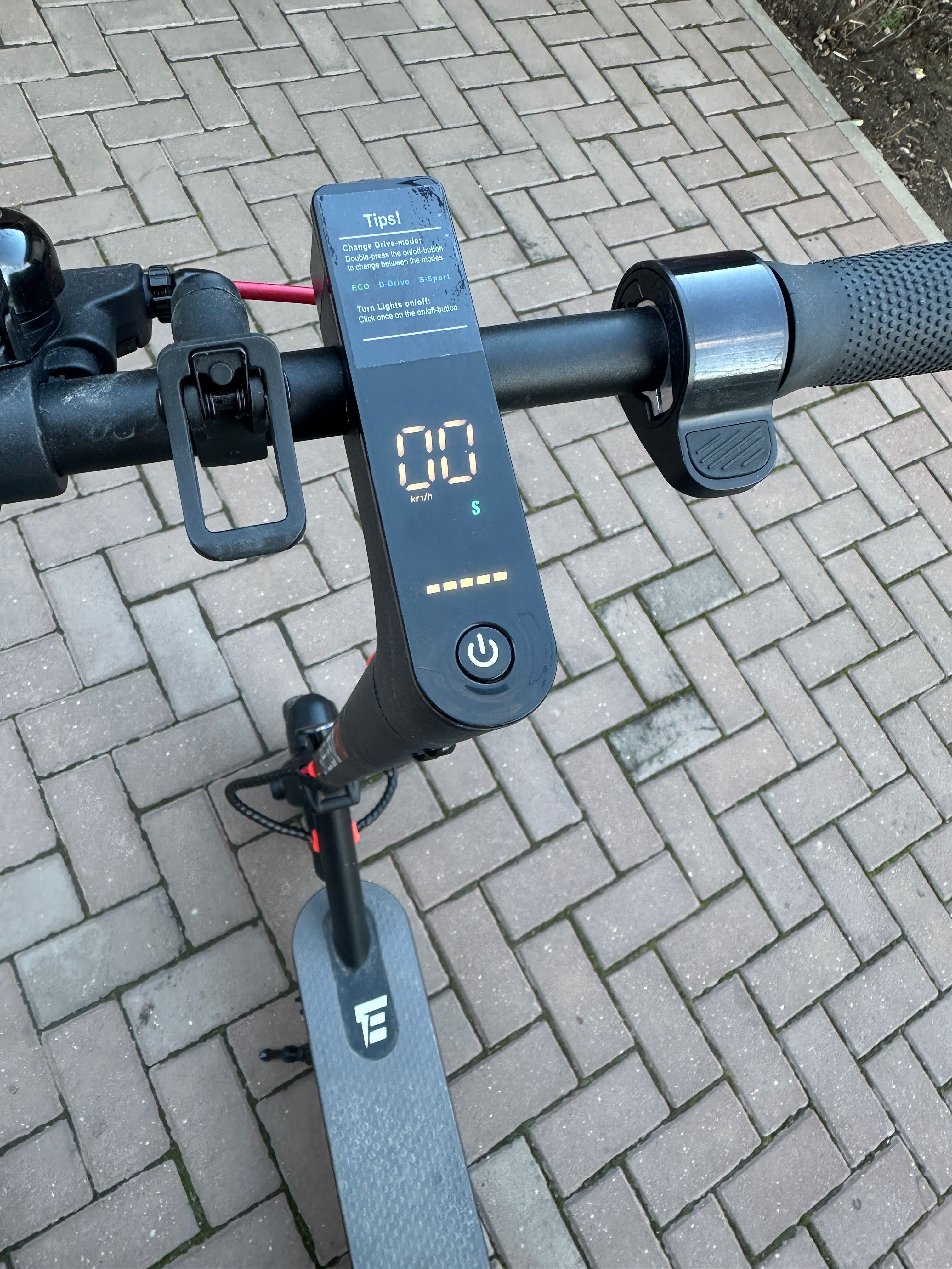 Trotinete electrice Ducati si E-wheels pro 30km/h