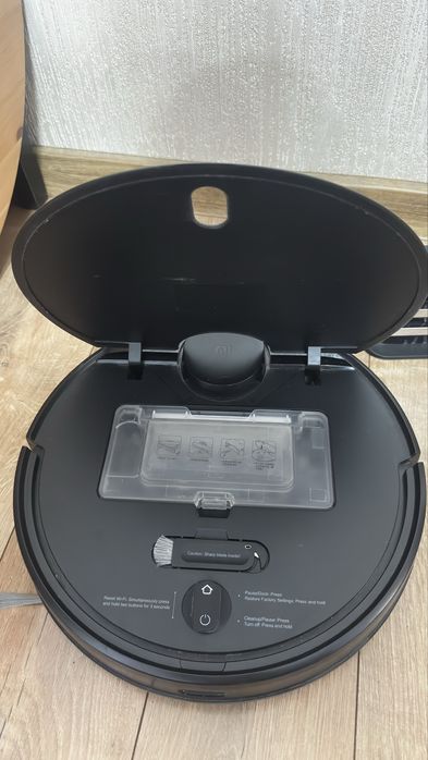 Robot aspirator cu spalare mio vacuum mop p