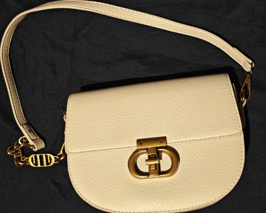 Женская сумочка бежевая