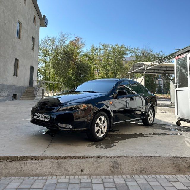 Lasetti 1.8 gentra qilingan