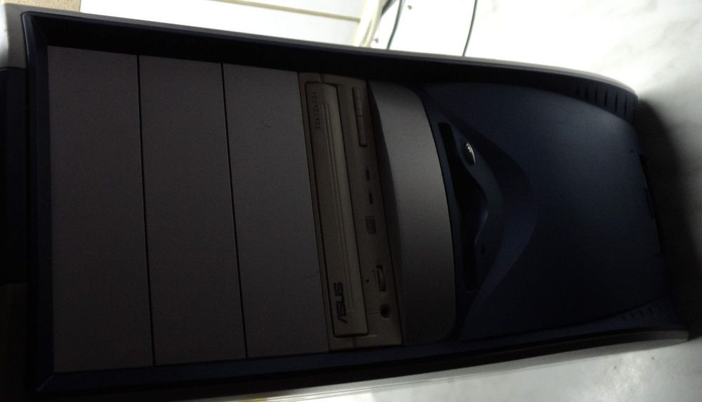 Carcasa PC Tower + Sursa 400W Stare foarte buna