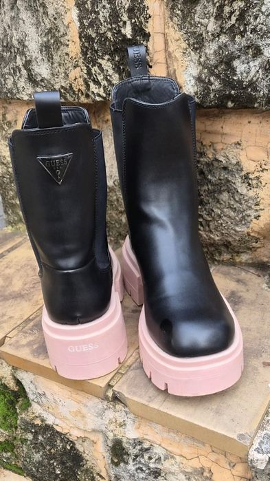 Vând ghete Guess mărimea 40