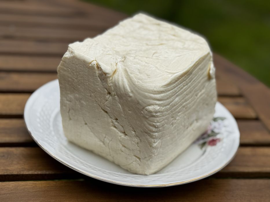 Vand branza de vaca grasa in Novaci