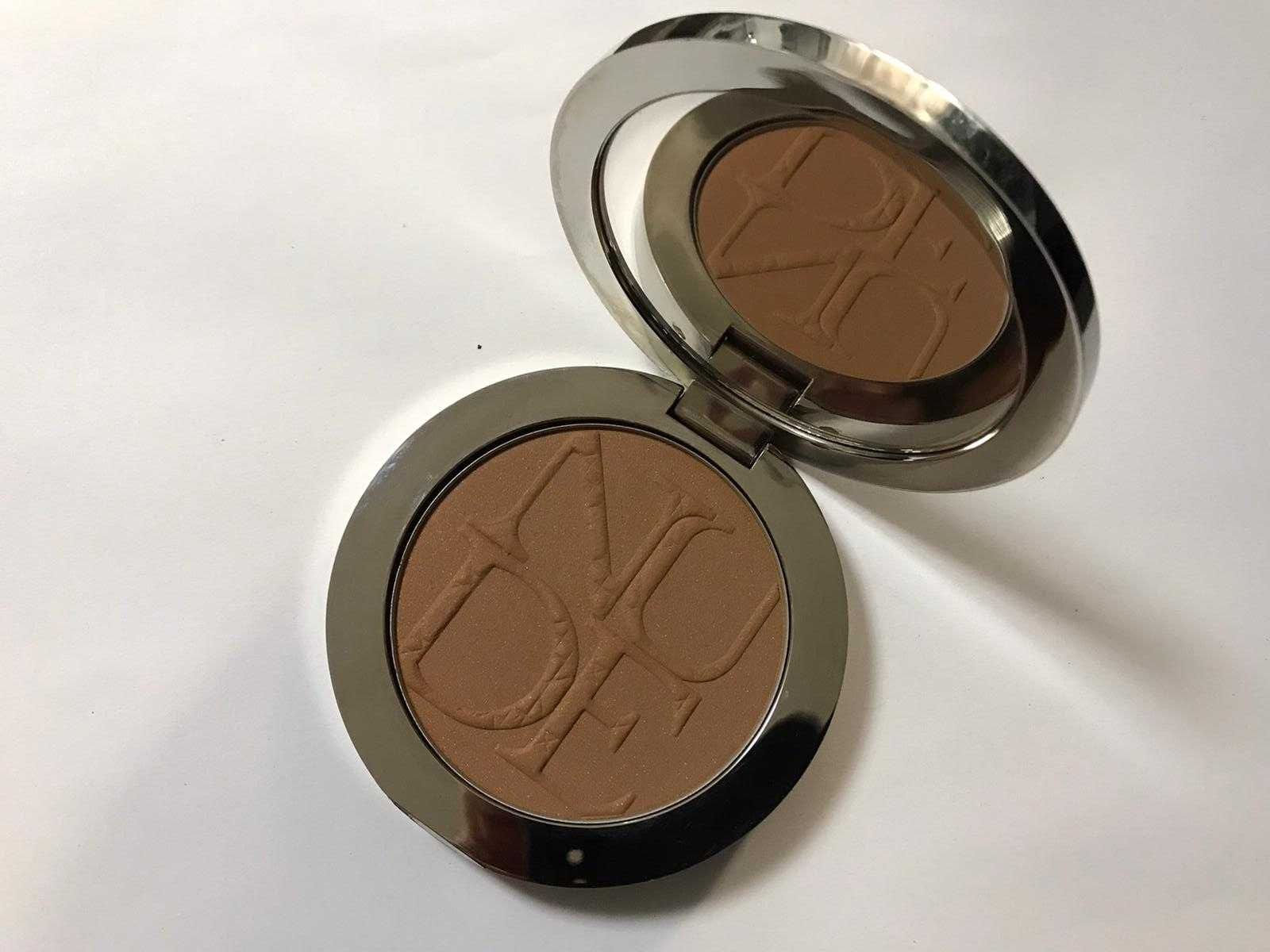 Dior Diorskin Nude Tan Pudra de fata - 003 Cannelle