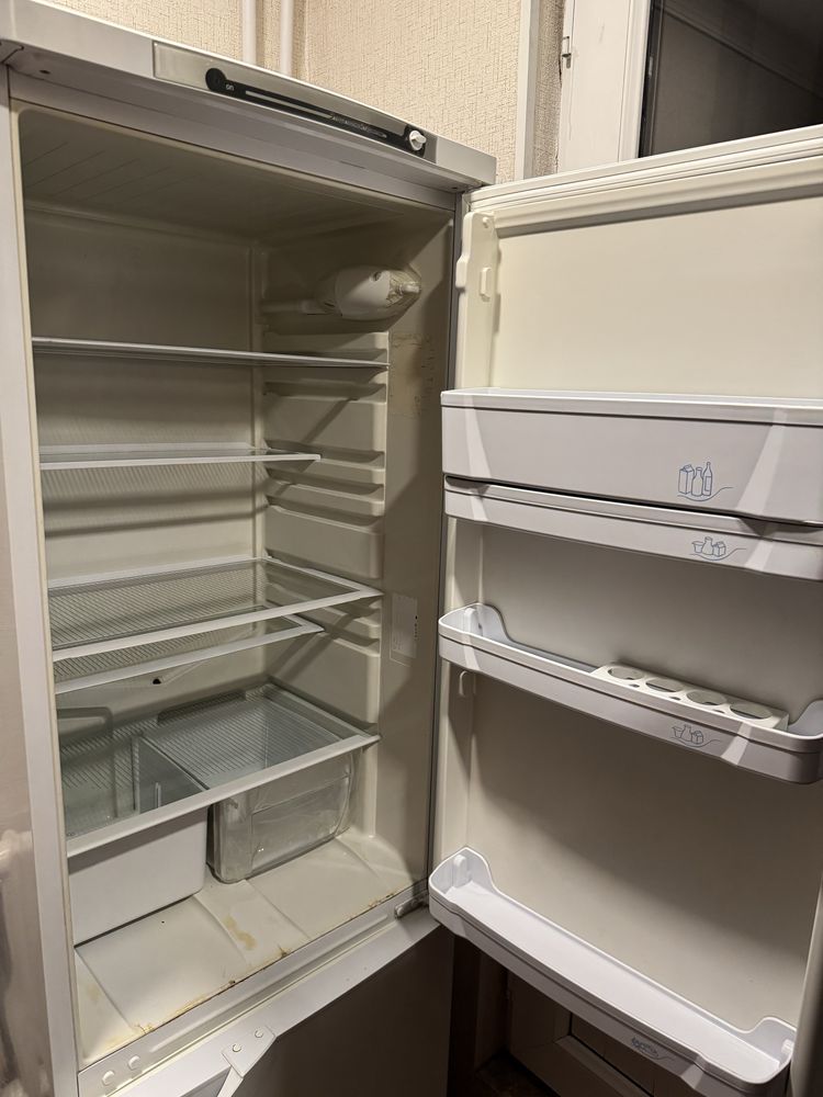 Холодильник INDESIT