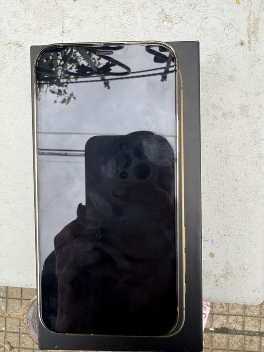 Телефон Iphone 12 pro