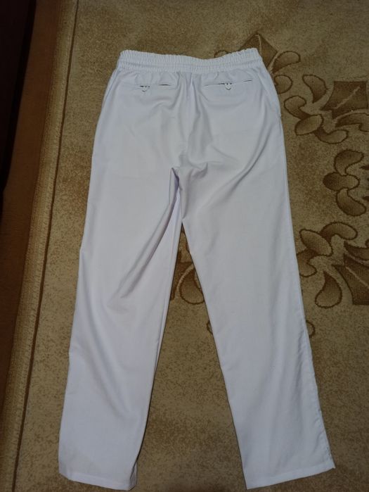Белые брюки мужские