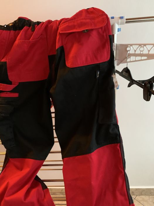 Salopeta engebelt strauss cu pieptar masura 52 si 54