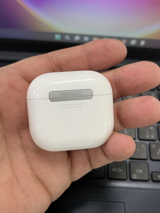 Кейс Airpods 4 оригинал