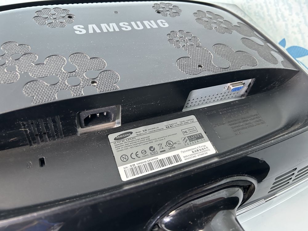 Монитор Samsung