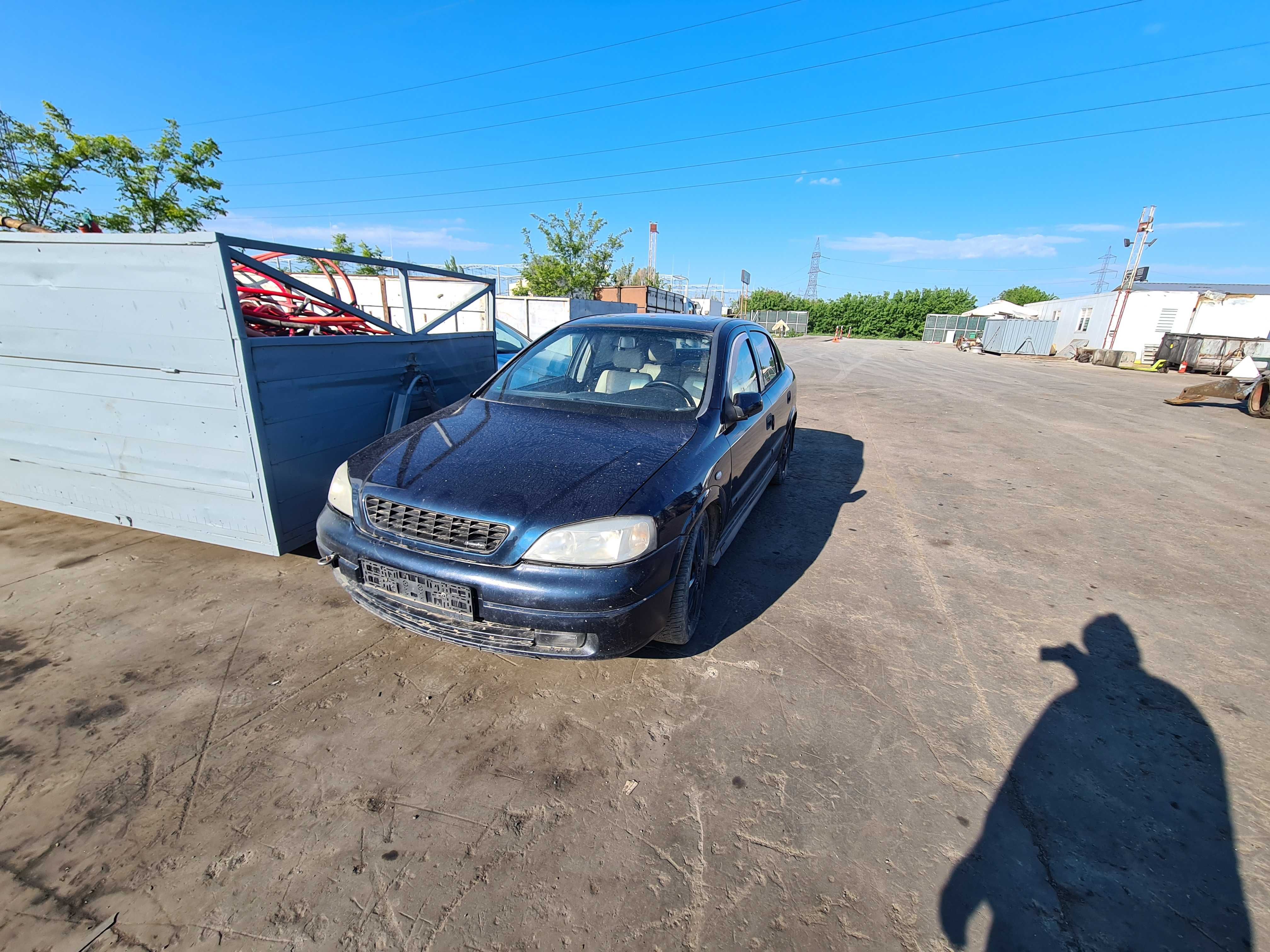 Dezmembram Opel Astra G
