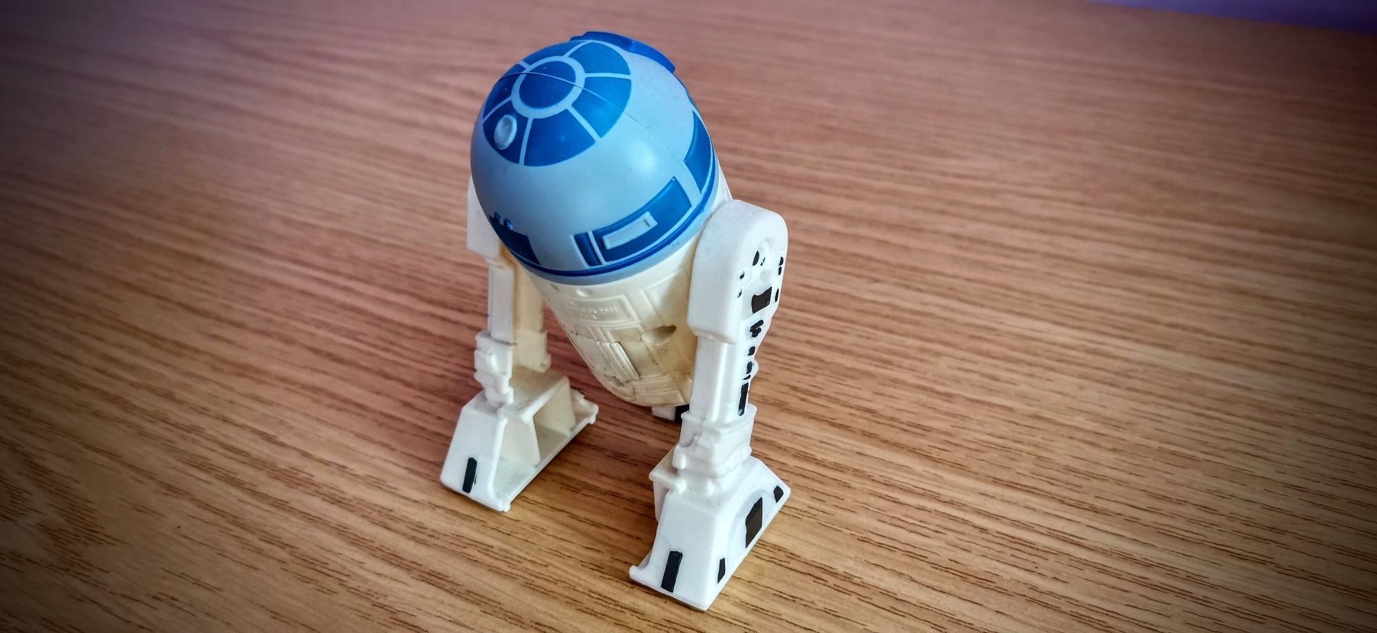 Vechi robot R2D2