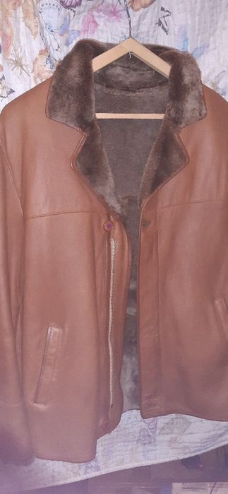 Продам почти новую мужскую кожаную дублёнку экстра класса,