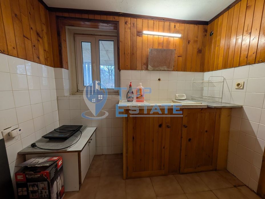 Двуетажна масивна вила до река в Еленския балкан