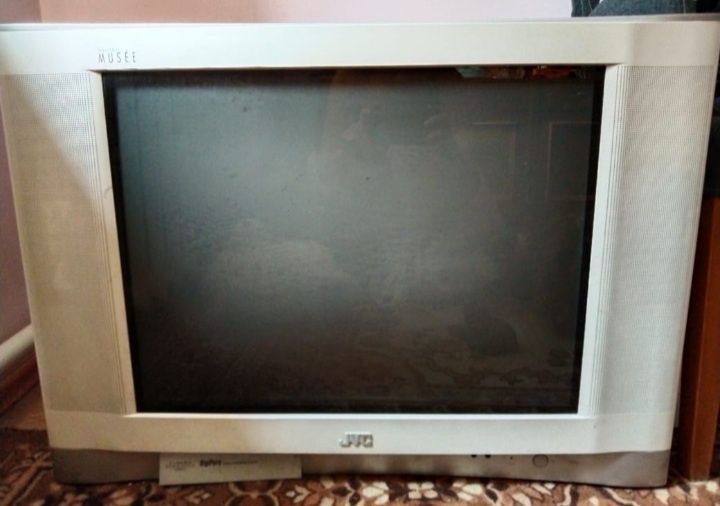 Продаётся Телевизор цветной  в отличном состояний  б/у
