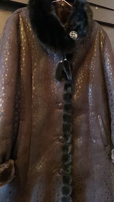 Продам дубленку с норковым воротником