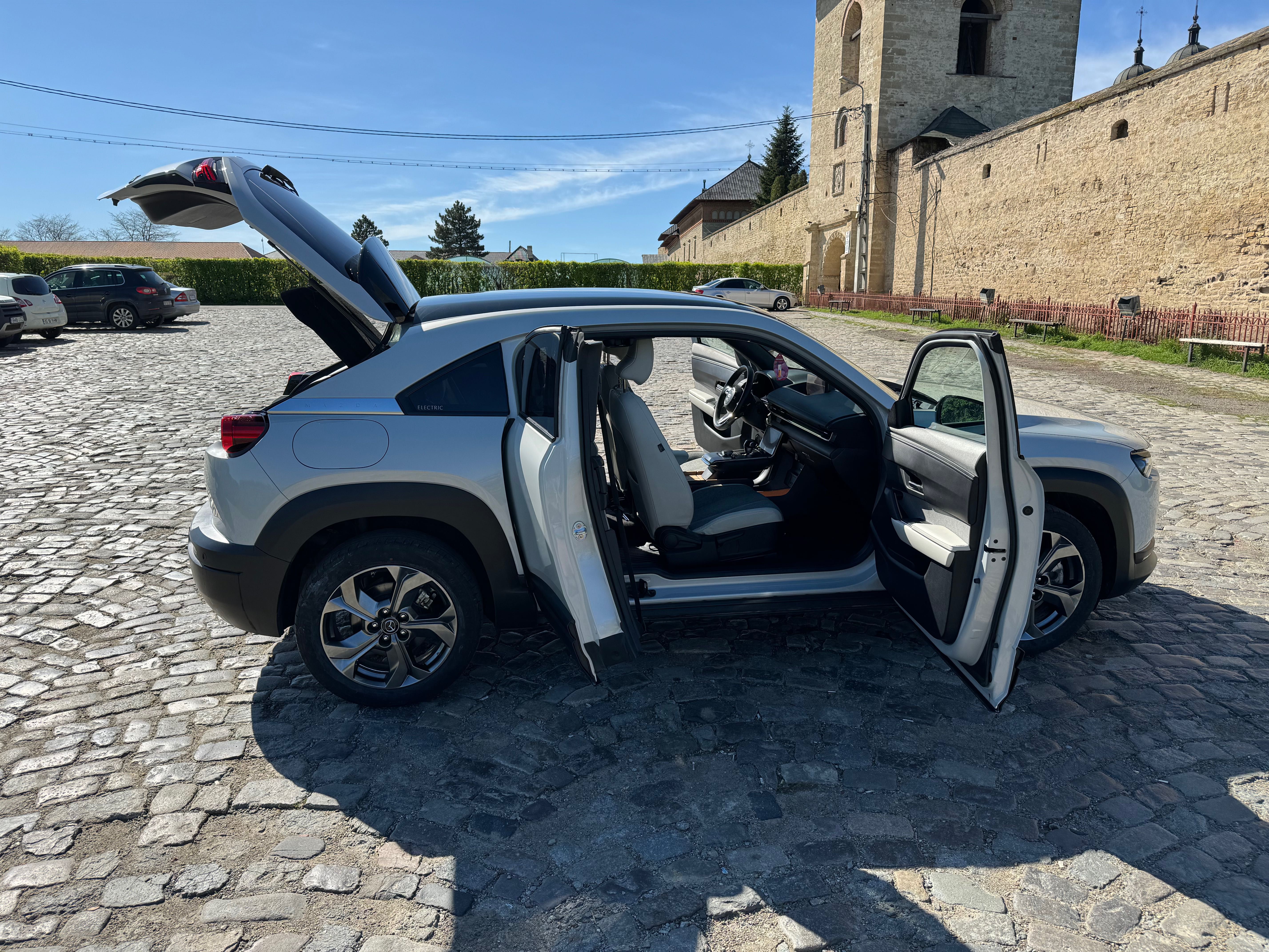 Mazda MX-30 EV, 2020