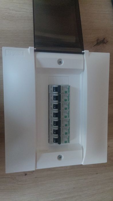 Продавам Електрическо табло