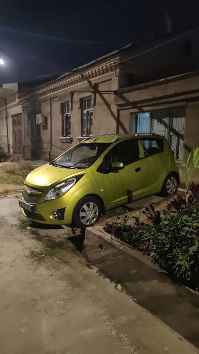 Продам срочно Спарк автомат машину