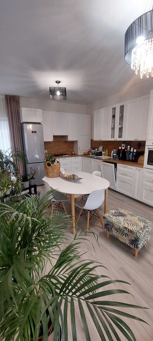 Casa individuală de vânzare