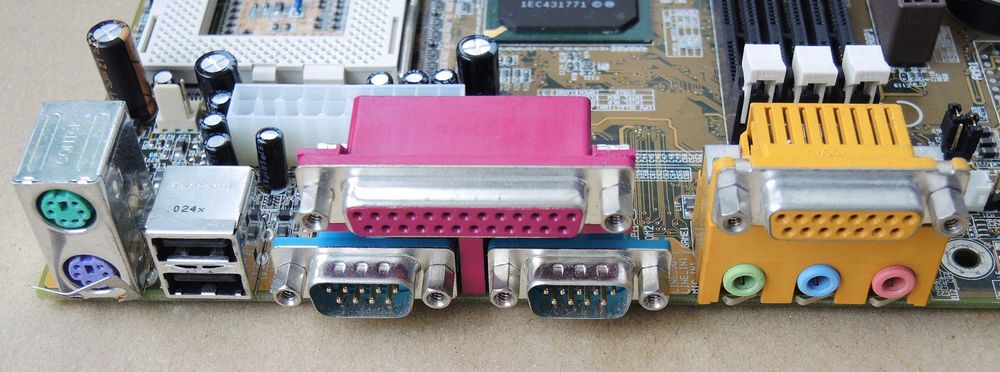 Lucky Star 6VA693AM Via Apollo Pro133 Socket 370 AGP PCI ISA Testat