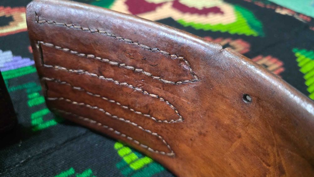 Serpar traditional din piele