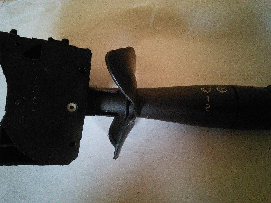 Превключвател за кормилната колона с стъкломиеща фун.ция,Dacia Sandero