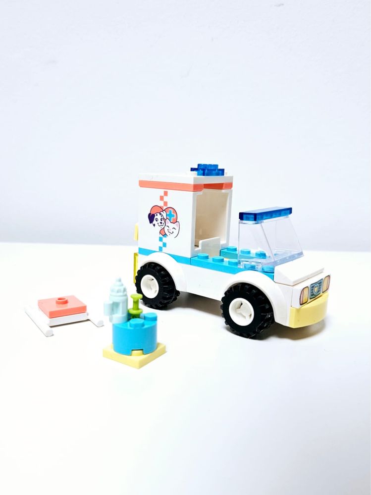 Lego Friends 41694 - Pet Clinic Ambulance (2022)