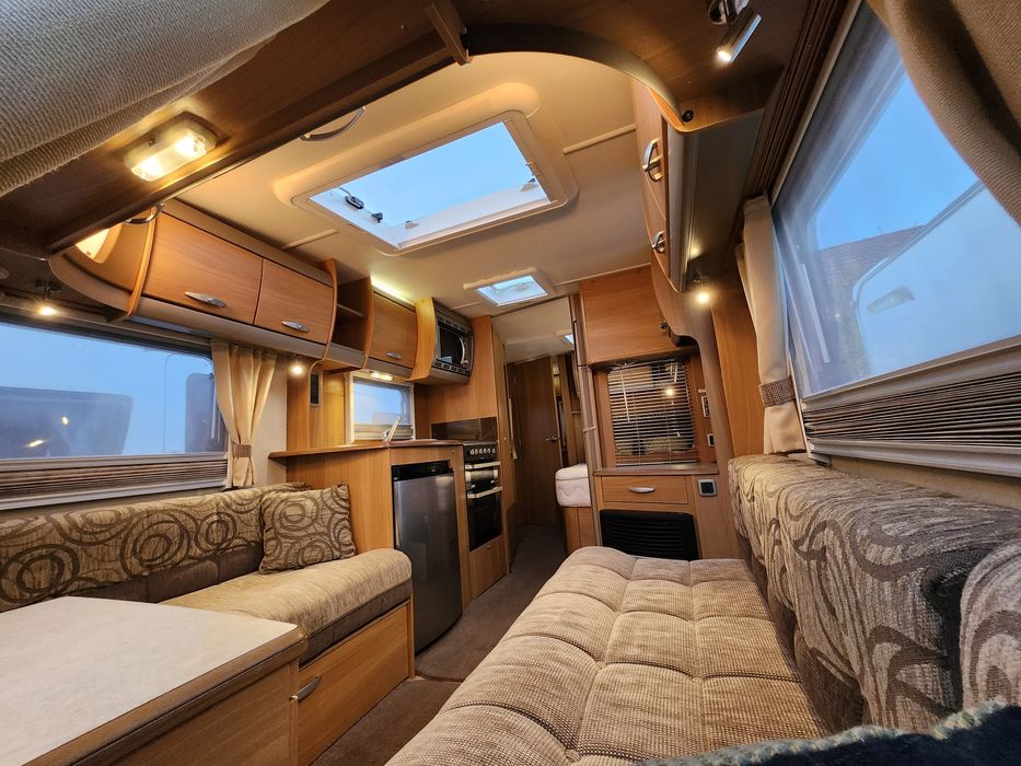 Rulota Swift Challenger,Matrimonial,Mover,Cort Aer,4-5pers,Dus separat