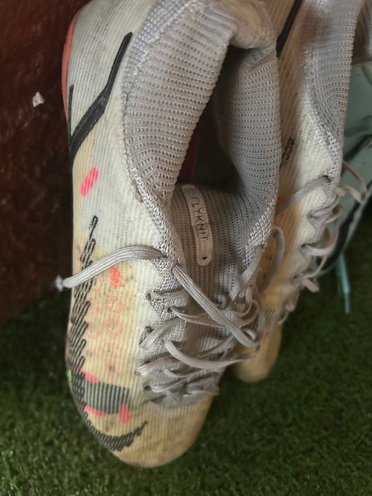 Бутонки и стоножки в много добро състояние