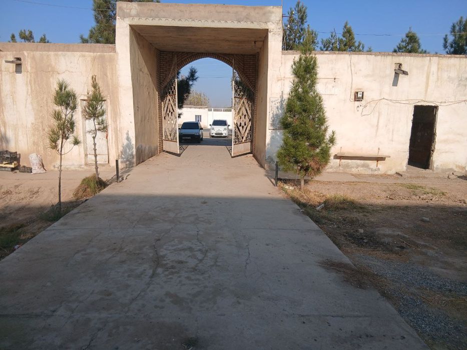 16 сотих жой,16 та дукони билан сотилади.