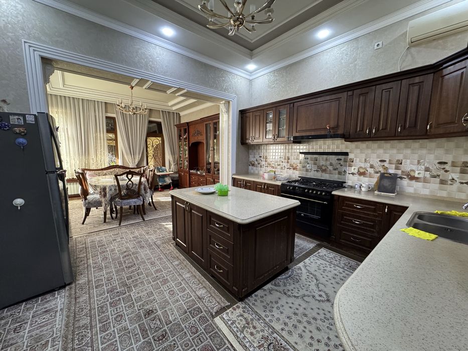 Ракатбоши Продается Евро Дом 3,5 сотки ресторан Мона, Гостиница Россия