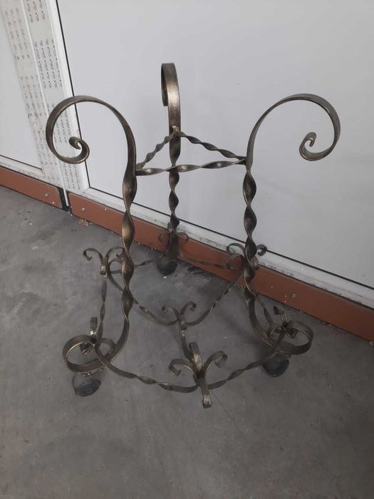 Suport cu roti pentru 2 ghivece de flori, fier forjat lucrat manual