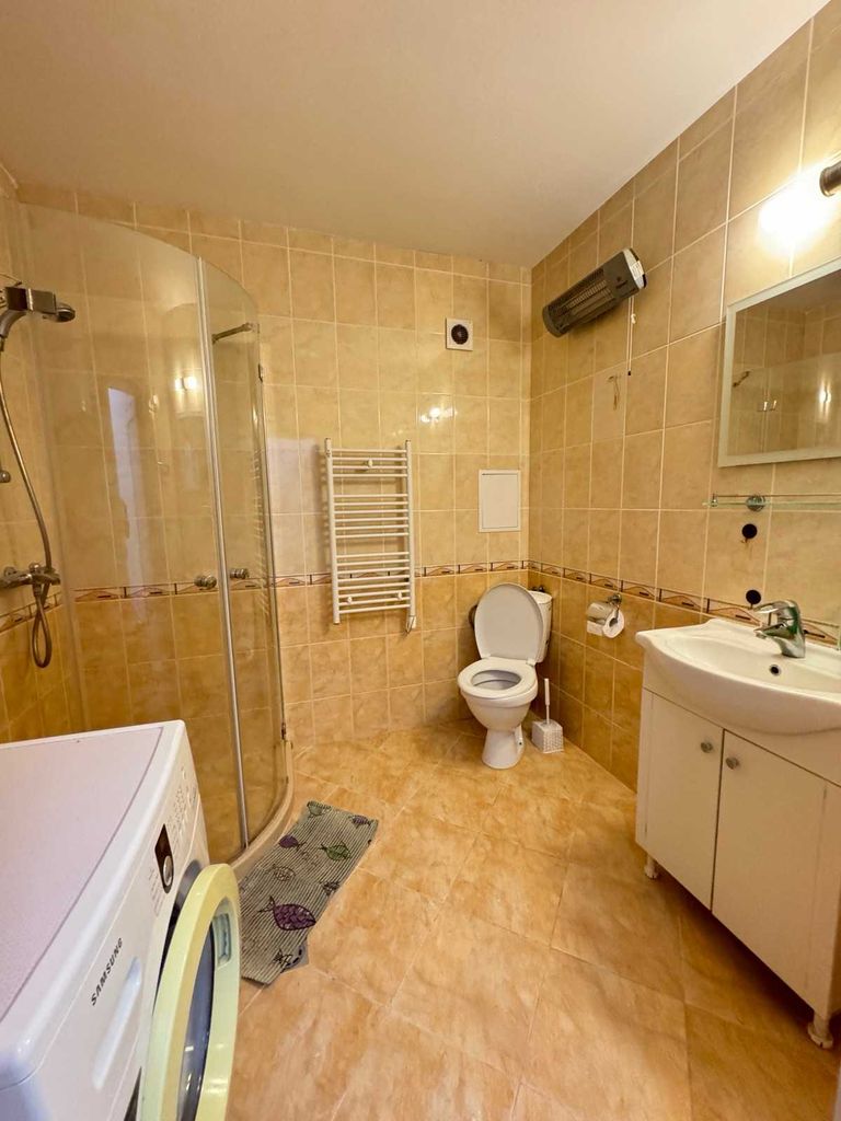 Дава се под наем Двустаен апартамент в Бургас, Лазур - 70 кв.м за 459 € - Снимка #6