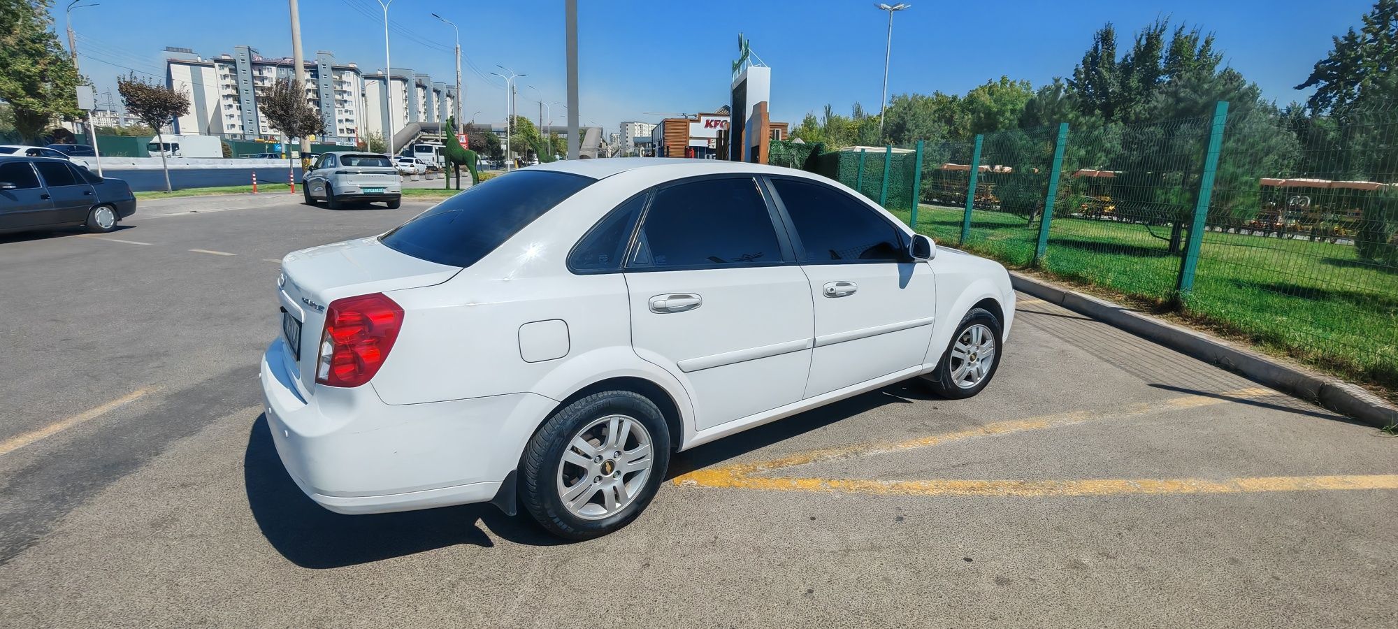 Lacetti optra sotiladi Laseti