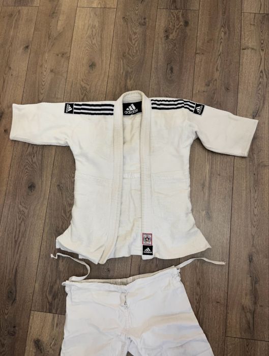 Кимоно 8-9 лет в хорошем состоянии