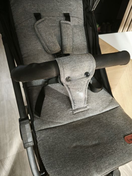 Cărucior tip troler