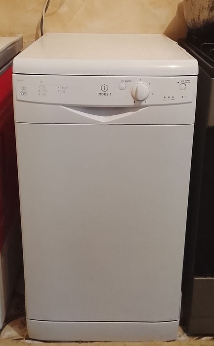 Посудомойка INDESIT DSG 051