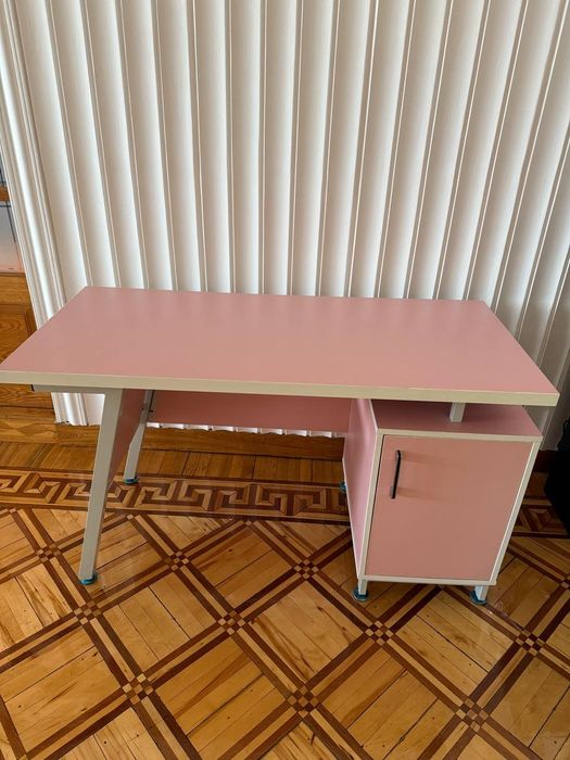 Рабочий стол с тумбой