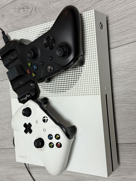 Vand Xbox One S - Stare foarte buna