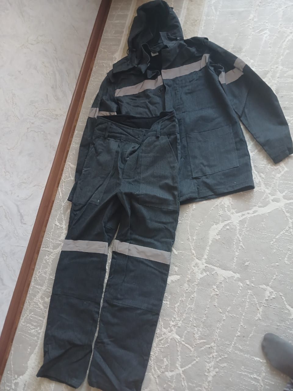 Продам спец. Одежду