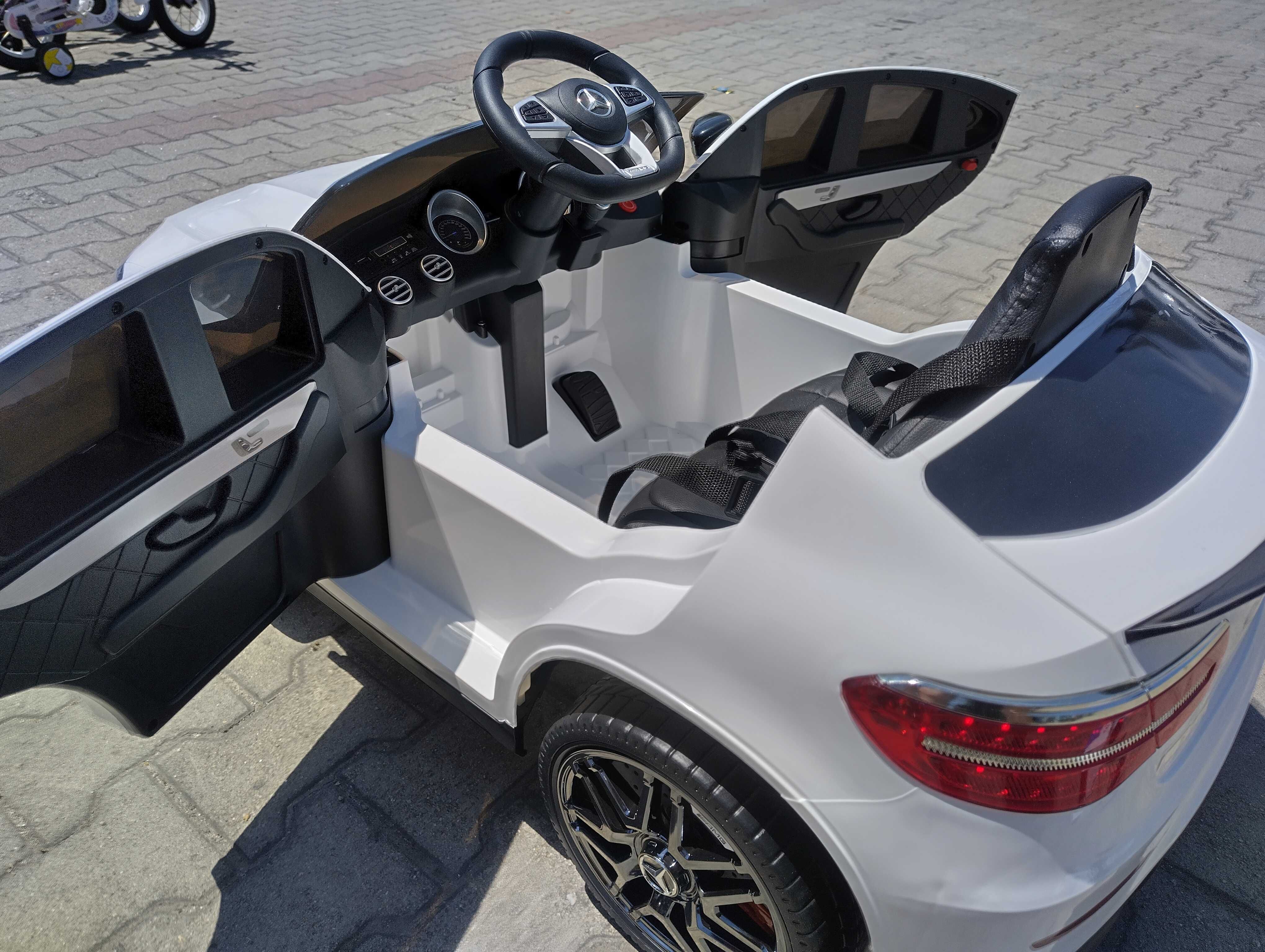 MERCEDES Акумулаторен джип GLC63 бял QLS 5688