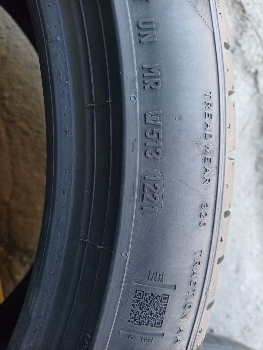 2 anvelope RunFlat de vara Pirelli 315/35 R21 dot 1221