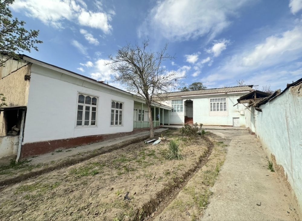 Туракургон центрида ховли сотилади