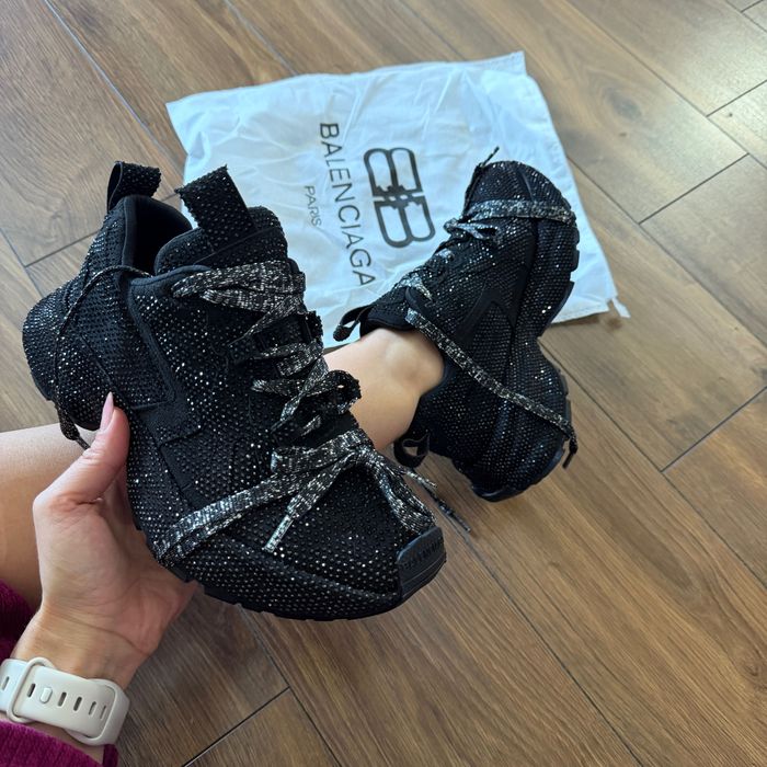 Маратонки Balenciaga а камъни