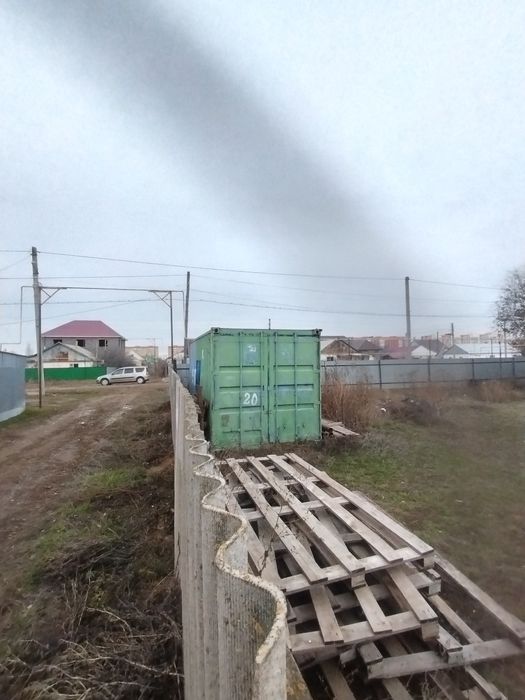 Продам контейнер размер 6 на 2,5