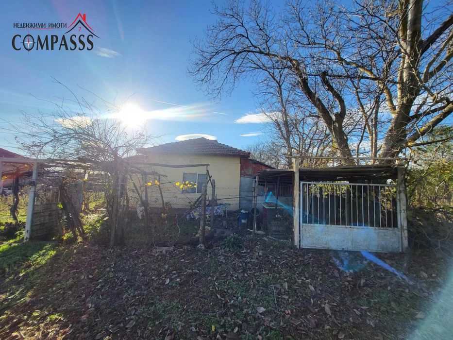 с. Малина, Общ. Ген. Тошево, къща с двор – 25053евро (49000лв.)