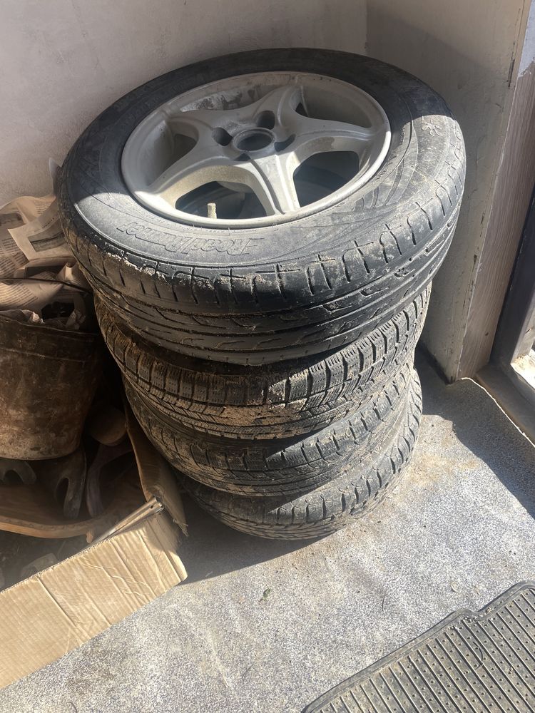 Продам шины срочно, состояние жаксы