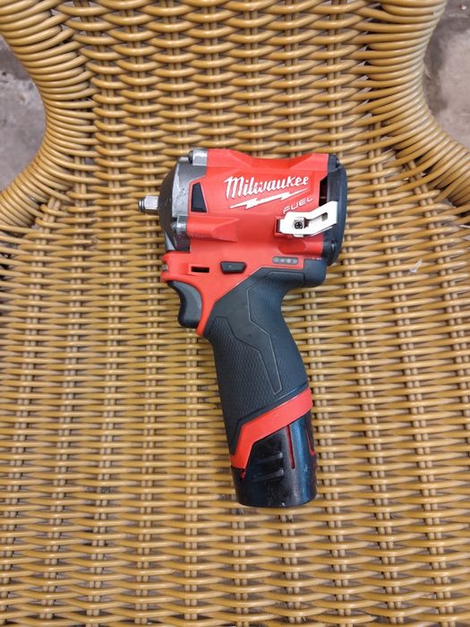 Pistol impact Milwaukee M12 FIW38